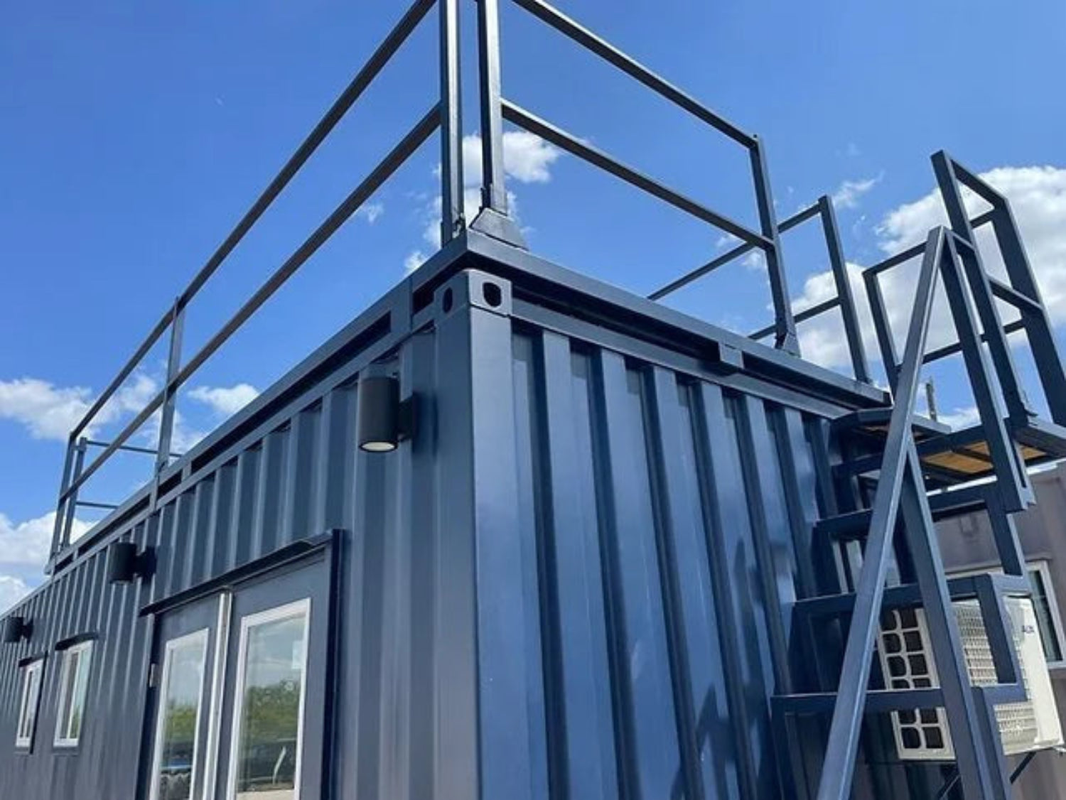 40-Fuß-Containerhaus – versandfertig