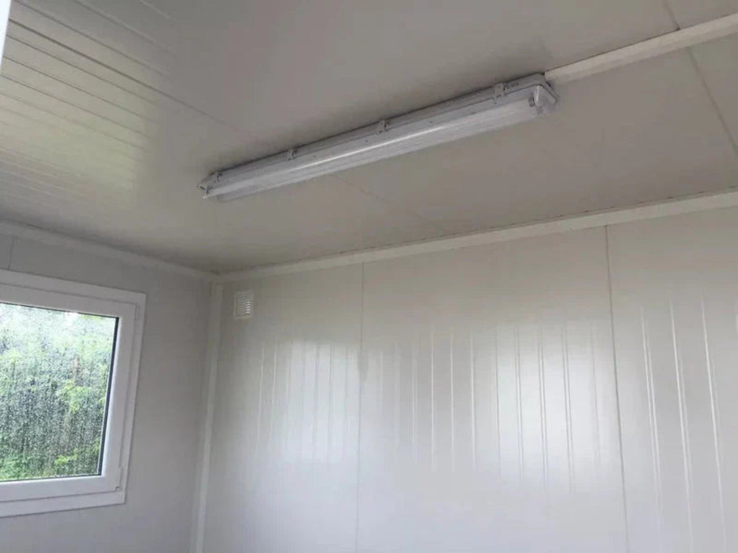 Bürocontainer. 3,50 × 2,20m