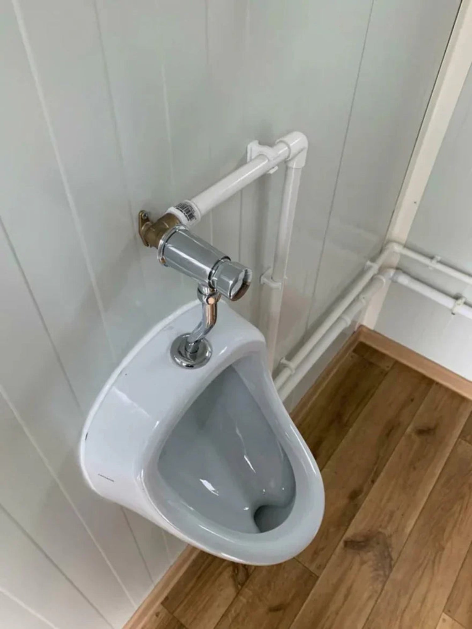 Doppelter Sanitärcontainer mit Abwassertank – WC-Container mit integriertem Fäkalientank