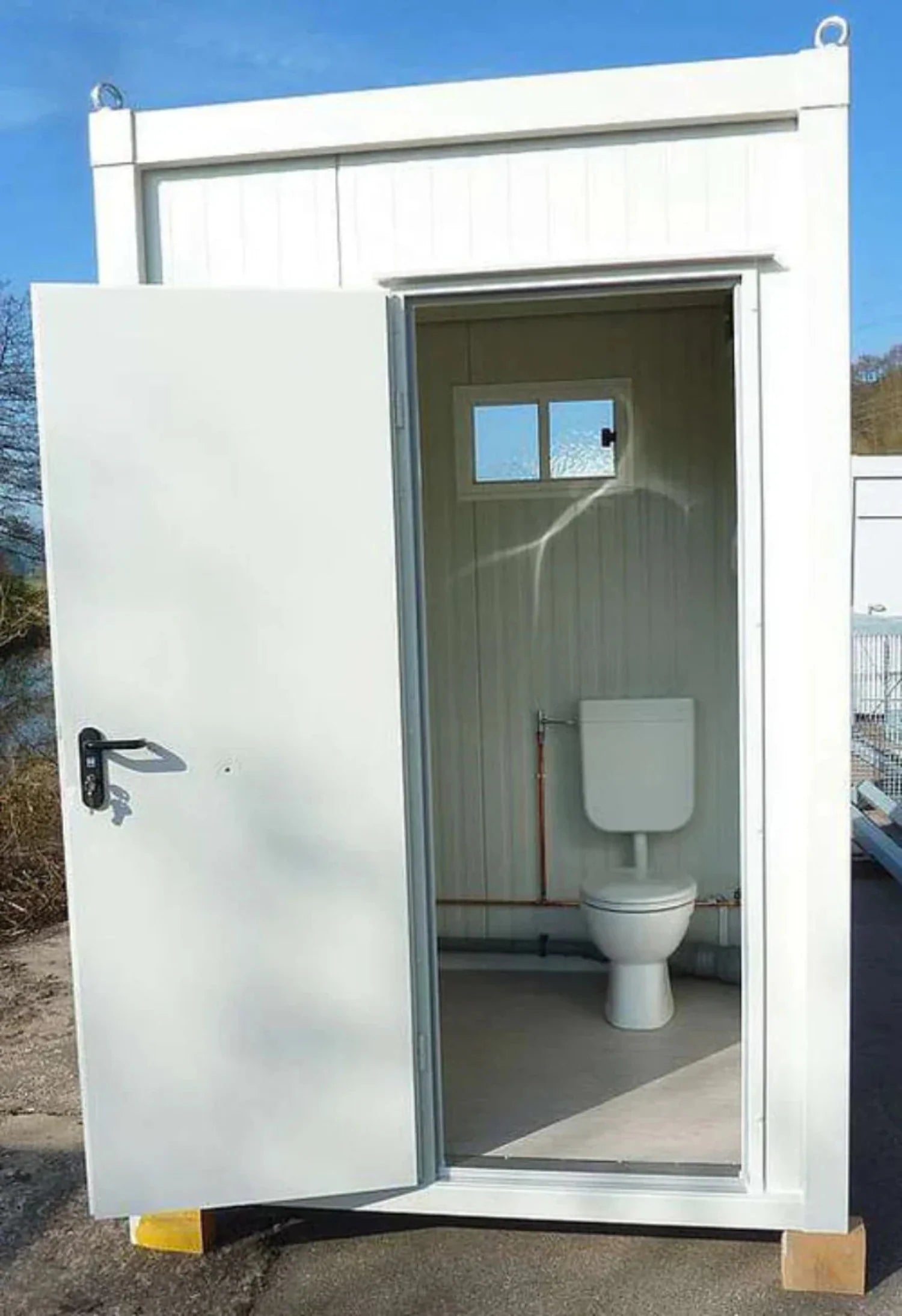 Mini Sanitärcontainer Toilette – kompakte WC-Kabine mit Waschbecken