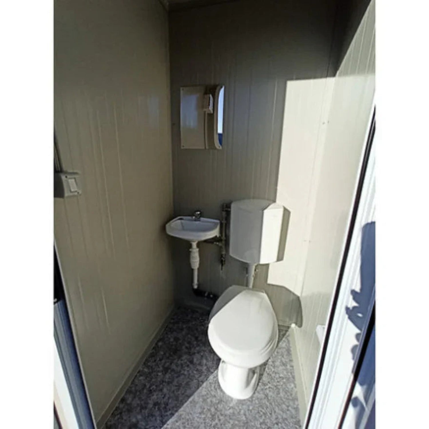 Sanitärcontainer S1 mit WC und Waschbecken – kompakte Sanitärkabine für 1 Person