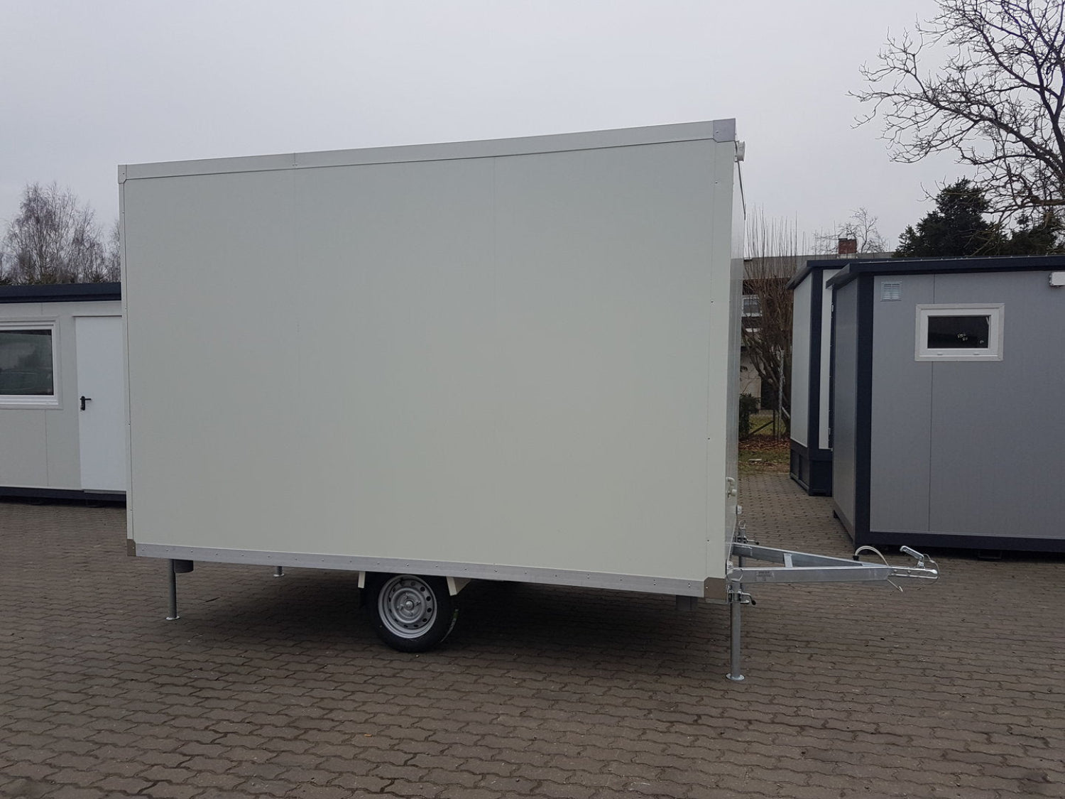 Toilettenwagen mit Doppel-WC 3,50x2M 750KG