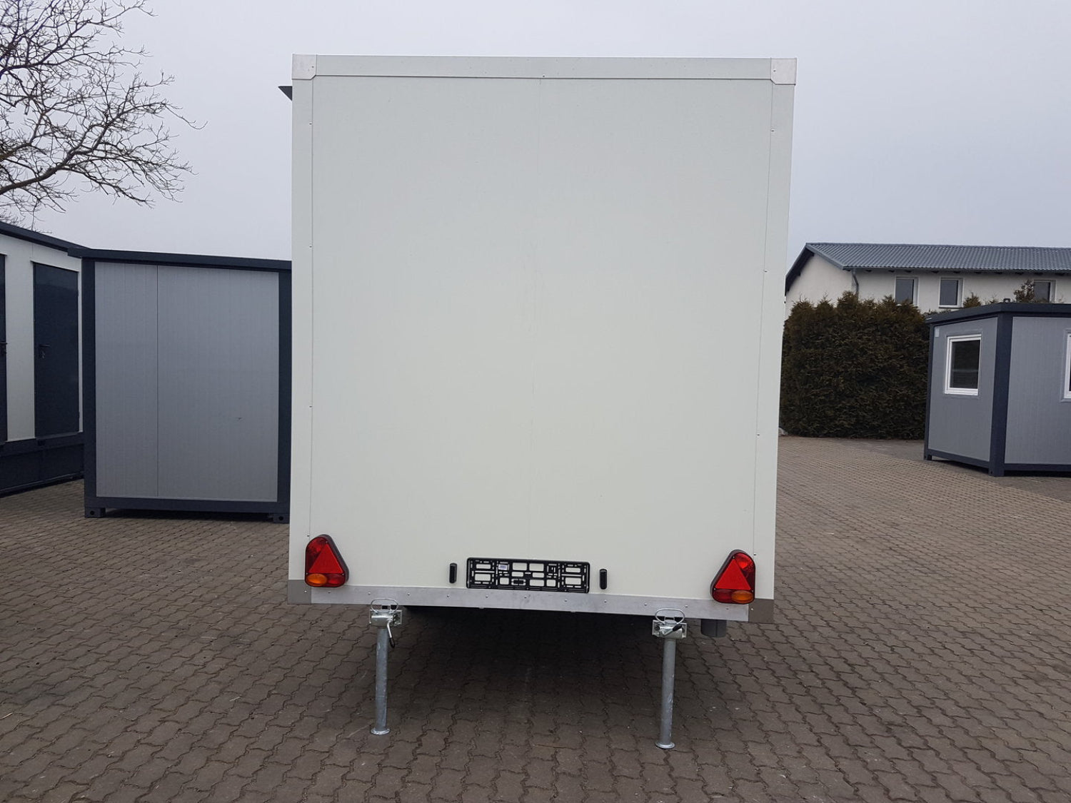 Toilettenwagen mit Doppel-WC 3,50x2M 750KG